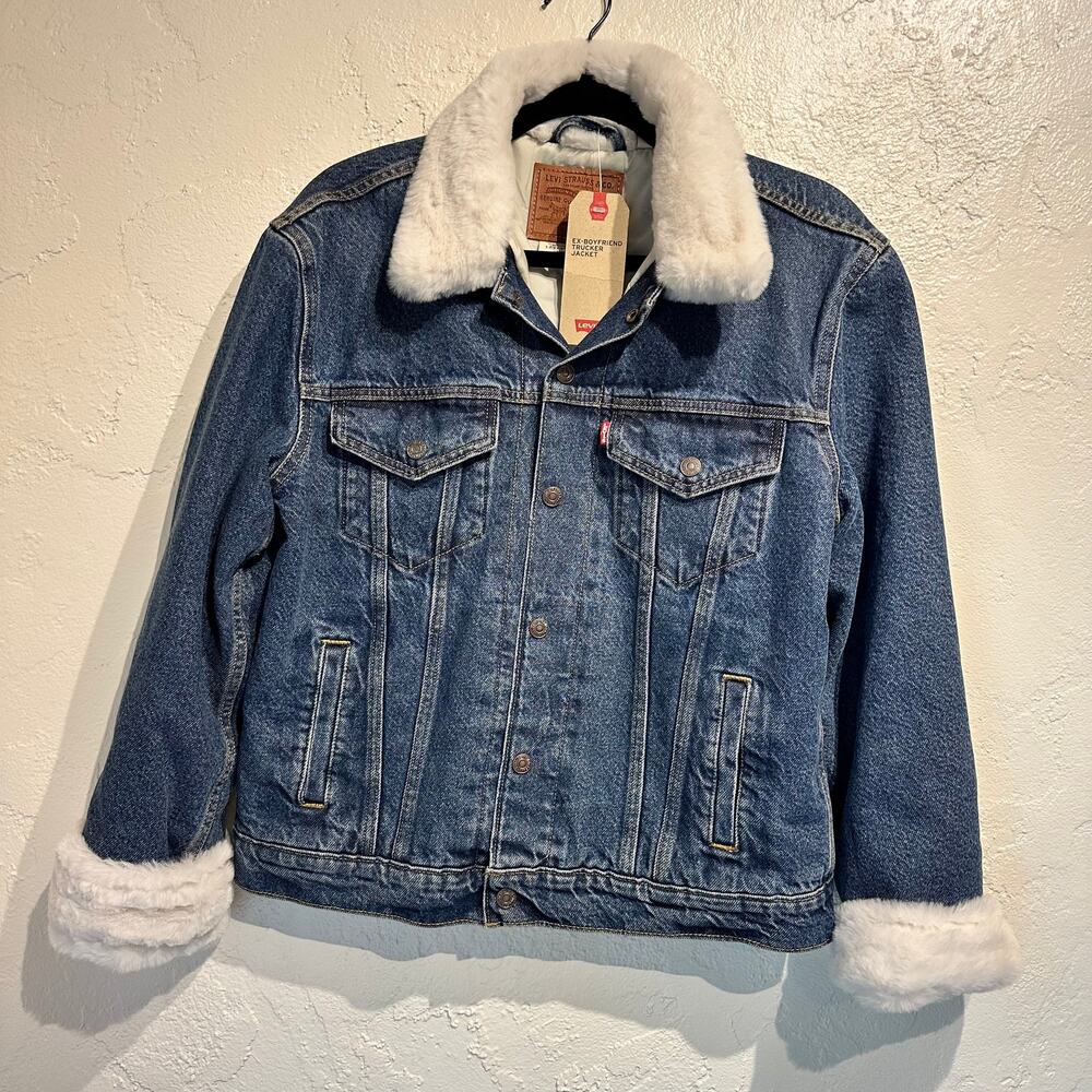 NWT $128 Levi's Small Denim Jacket Ex-Boyfriend Trucker Jacket Fur Collar Cuffs